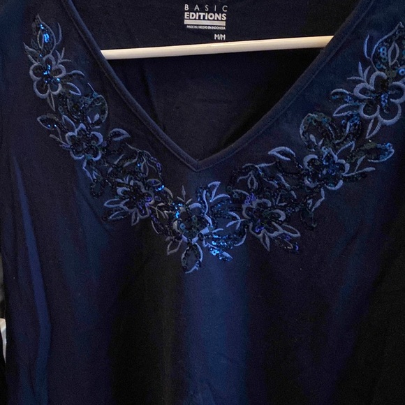 Basic Editions Tops - Picture 2 of 7